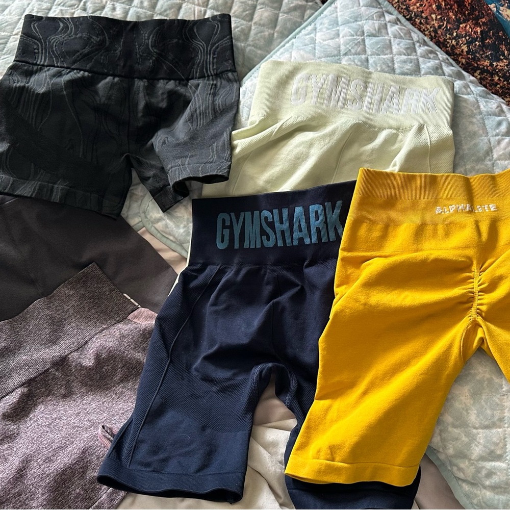 Alphalete gymshark pink echt amplify lot scrunch shorts